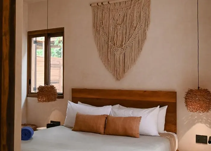 Ferienhaus Stylish 3br With Rooftop Plunge Pool, La Veleta