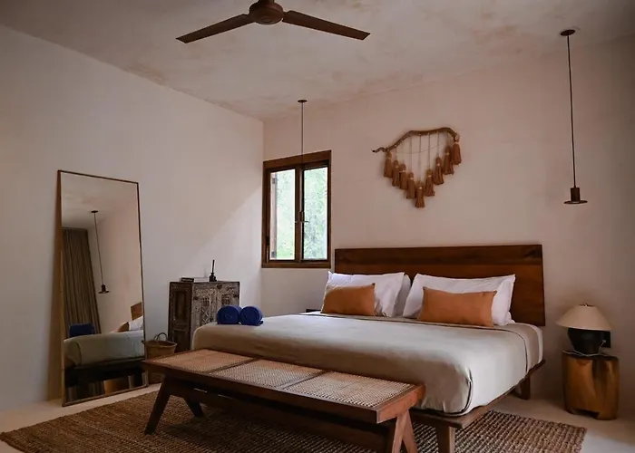 Stylish 3br With Rooftop Plunge Pool, La Veleta Ferienhaus *
