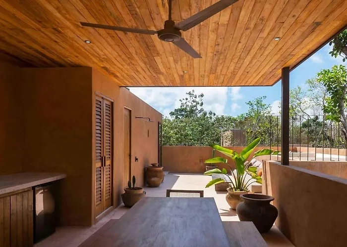 Stylish 3br With Rooftop Plunge Pool, La Veleta Ferienhaus