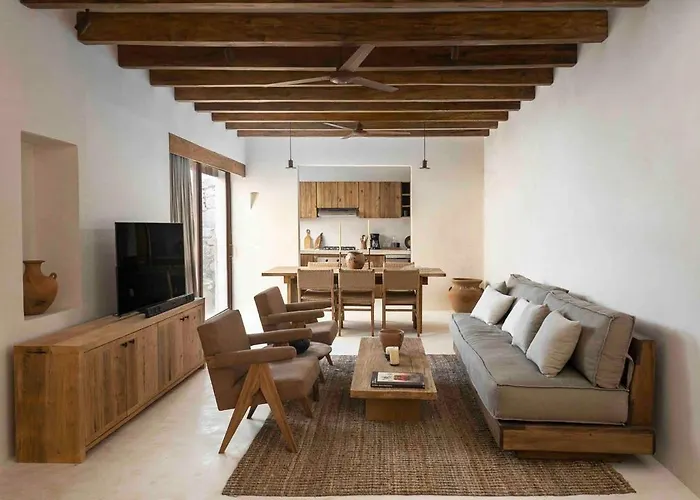 Stylish 3br With Rooftop Plunge Pool, La Veleta Ferienhaus